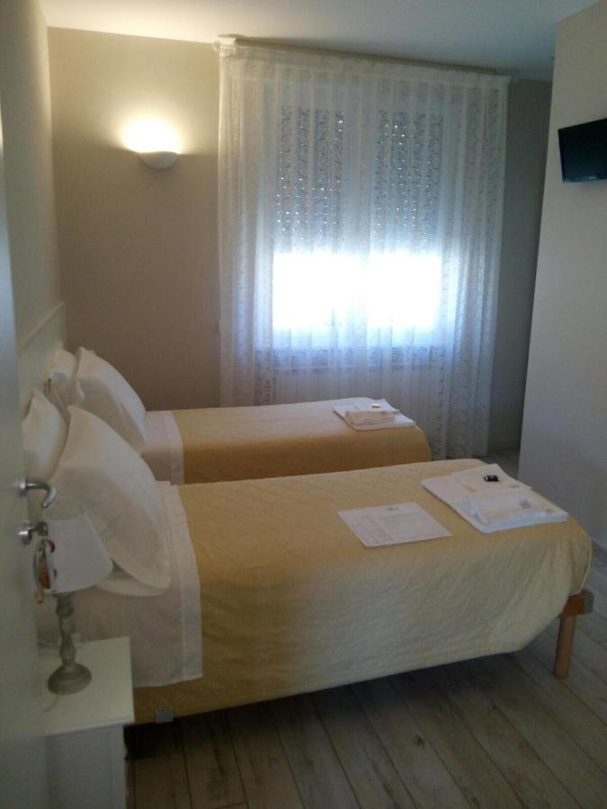 La Terrazza Sul Naviglio B&B Bernate Ticino Exteriör bild
