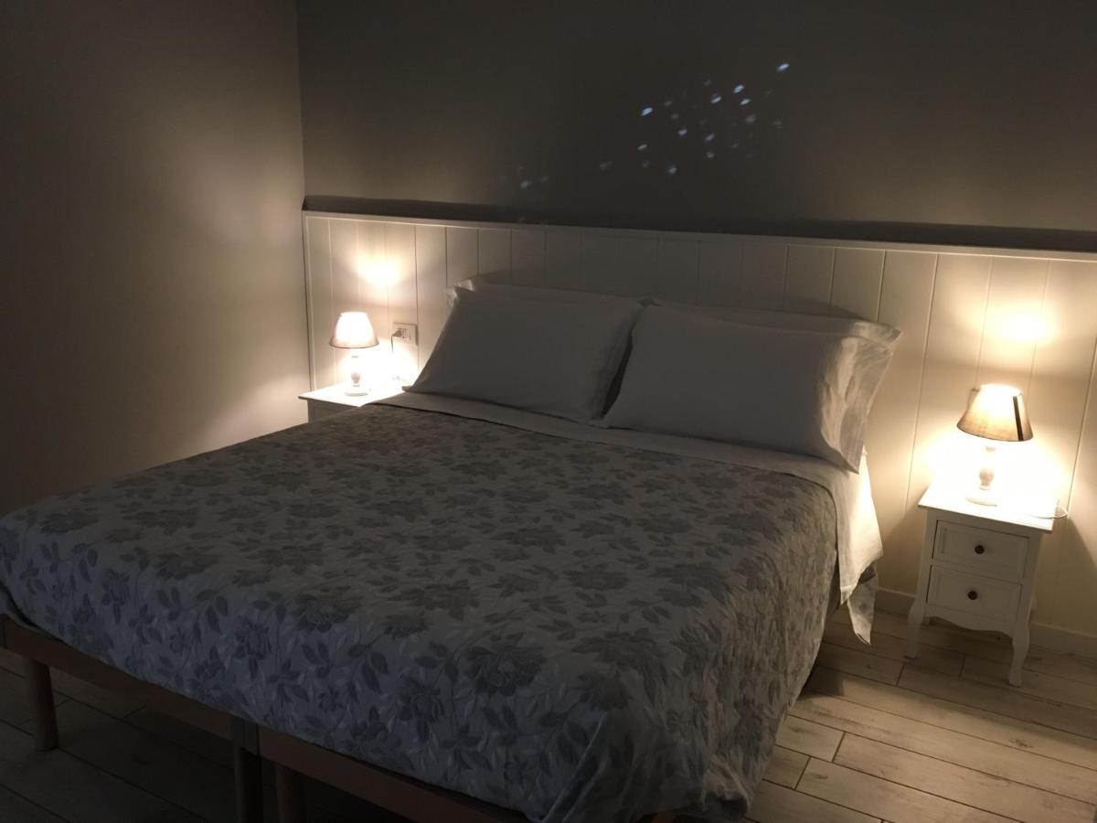 La Terrazza Sul Naviglio B&B Bernate Ticino Exteriör bild